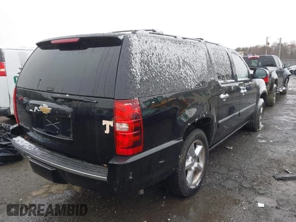 ✅ 2011 Chevrolet Suburban LTZ • VIN: 1GNSKKE32BR399047 • Lot: 43716916. Listed on IAAI with 128,196 mi. Free auction sales archive from the USA and detailed vehicle history report at DreamBid. Image 4.