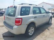 ✅ 2008 Ford Escape XLS • VIN: 1FMCU92Z98KB27360 • Lot: 42821934. Wystawiony na IAAI z przebiegiem 168 647 mil. Bezpłatny archiwum sprzedaży aukcyjnych z USA i szczegółowy raport historii pojazdu na DreamBid. Zdjęcie 4.