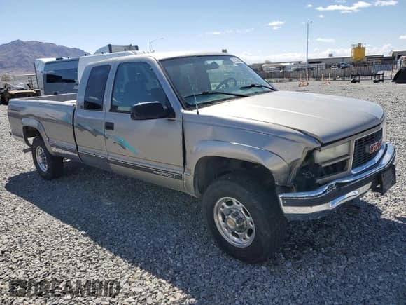 ✅ 1998 GMC Sierra 2500 • VIN: 1GTGK29R6WE541622 • Lot: 51339455. Wystawiony na Copart z przebiegiem 266 153 mil. Bezpłatny archiwum sprzedaży aukcyjnych z USA i szczegółowy raport historii pojazdu na DreamBid. Zdjęcie 4.