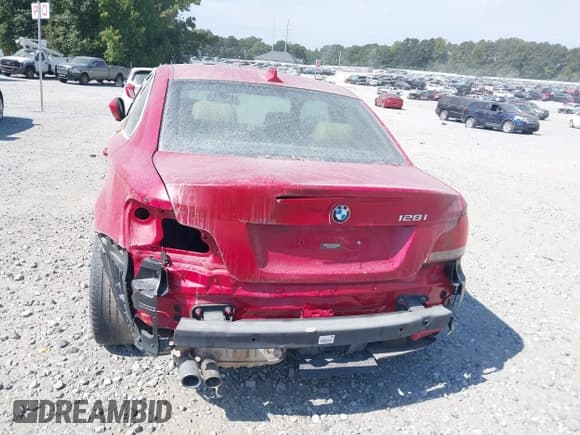 ✅ 2012 BMW 1 Series 128i • VIN: WBAUP7C55CVP22680 • Lot: 36517174. Listed on IAAI with 153,066 mi. Free auction sales archive from the USA and detailed vehicle history report at DreamBid. Image 6.