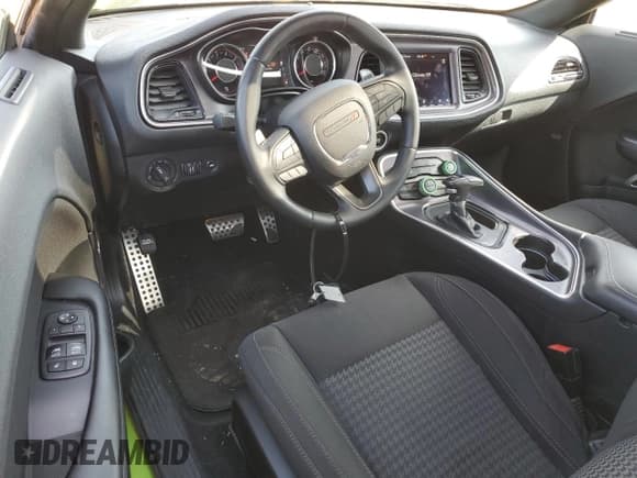 ✅ 2015 Dodge Challenger R/T • VIN: 2C3CDZAT8FH720606 • Lot: 47523464. Wystawiony na Copart z przebiegiem 60 308 mil. Bezpłatny archiwum sprzedaży aukcyjnych z USA i szczegółowy raport historii pojazdu na DreamBid. Zdjęcie 8.