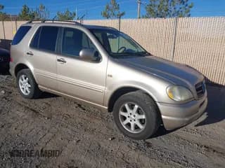 ✅ 2001 Mercedes-Benz M 320/430/500 • VIN: 4JGAB54E71A274756 • Lot: 43821012. Wystawiony na IAAI z przebiegiem 197 935 mil. Bezpłatny archiwum sprzedaży aukcyjnych z USA i szczegółowy raport historii pojazdu na DreamBid. Zdjęcie 1.