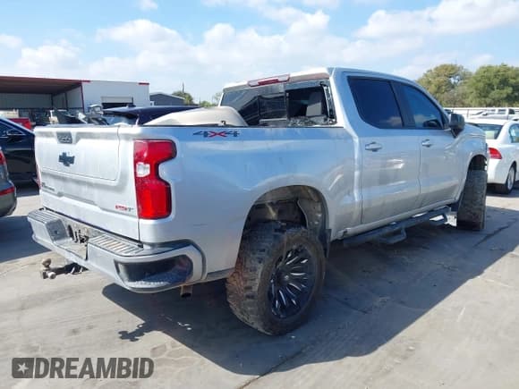 ✅ 2021 Chevrolet Silverado 1500 RST • VIN: 3GCUYEED3MG242351 • Lot: 43555641. Wystawiony na IAAI z przebiegiem 65 009 mil. Bezpłatny archiwum sprzedaży aukcyjnych z USA i szczegółowy raport historii pojazdu na DreamBid. Zdjęcie 4.