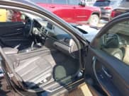 ✅ 2018 BMW 3 Series 320i xDrive • VIN: WBA8E5G59JNU47947 • Лот: 42952047. Опубликован ранее на IAAI с пробегом 112 781 миль. Бесплатный доступ к архиву аукционных продаж из США и подробный отчёт об истории автомобиля на DreamBid. Изображение 5.