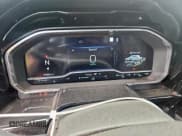 ✅ 2022 Chevrolet Silverado 1500 ZR2 • VIN: 3GCUDHEL3NG680812 • Lot: 67060195. Wystawiony na Copart z przebiegiem 54 660 mil. Bezpłatny archiwum sprzedaży aukcyjnych z USA i szczegółowy raport historii pojazdu na DreamBid. Zdjęcie 9.