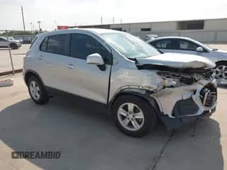 2020 Chevrolet Trax LS с VIN 3GNCJKSB9LL332411, выставлен на аукционе IAAI как лот 43082271 с пробегом 50 105 миль миль и . История ставок и продаж доступна на DreamBid. Изображение 1.