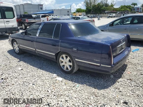 ✅ 1999 Cadillac DeVille • VIN: 1G6KD54Y7XU786704 • Lot: 85557465. Wystawiony na Copart z przebiegiem 139 612 mil. Bezpłatny archiwum sprzedaży aukcyjnych z USA i szczegółowy raport historii pojazdu na DreamBid. Zdjęcie 2.
