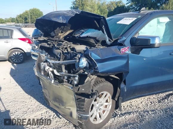 ✅ 2019 Chevrolet Silverado 1500 LT • VIN: 1GCUYDED4KZ136983 • Lot: 43057619. Wystawiony na IAAI z przebiegiem 91 824 mil. Bezpłatny archiwum sprzedaży aukcyjnych z USA i szczegółowy raport historii pojazdu na DreamBid. Zdjęcie 6.