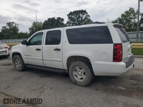 ✅ 2008 Chevrolet Suburban 3LT • VIN: 1GNFC16J98J220502 • Lot: 70514685. Listed on Copart with 195,528 mi. Free auction sales archive from the USA and detailed vehicle history report at DreamBid. Image 2.