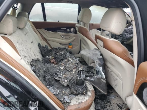 ✅ 2019 Mercedes-Benz E 450 • VIN: WDDZH6JB0KA636553 • Лот: 60096195. Опубликован ранее на Copart с пробегом Не указан. Бесплатный доступ к архиву аукционных продаж из США и подробный отчёт об истории автомобиля на DreamBid. Изображение 10.