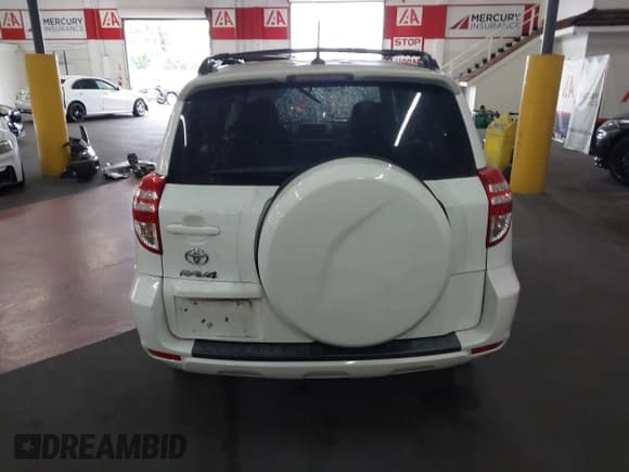 ✅ 2011 Toyota RAV4 • VIN: 2T3KF4DV1BW088981 • Lot: 43697775. Wystawiony na IAAI z przebiegiem 71 475 mil. Bezpłatny archiwum sprzedaży aukcyjnych z USA i szczegółowy raport historii pojazdu na DreamBid. Zdjęcie 16.