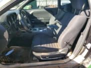 ✅ 2010 Dodge Challenger SE • VIN: 2B3CJ4DV7AH235419 • Lot: 44607485. Wystawiony na Copart z przebiegiem 179 938 mil. Bezpłatny archiwum sprzedaży aukcyjnych z USA i szczegółowy raport historii pojazdu na DreamBid. Zdjęcie 7.