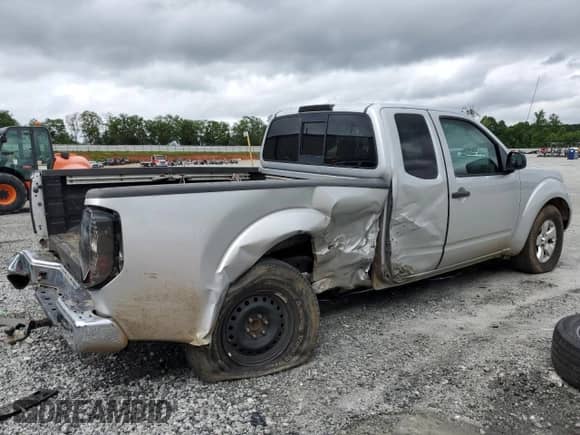 2011 Nissan Frontier SV z VIN 1N6AD0CU2BC435575, wystawiony jako Copart lot #59582965 z przebiegiem 186 973 mil mil oraz Szkoda całkowita • Salvage title. Historia ofert i sprzedaży dostępna na DreamBid. Obrazek 3.