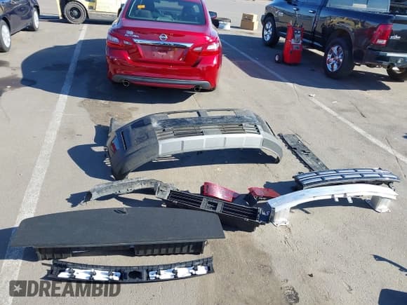 ✅ 2025 Hyundai Santa Fe SE • VIN: 5NMP14GL0SH106499 • Lot: 43292236. Listed on IAAI with 47,093 mi. Free auction sales archive from the USA and detailed vehicle history report at DreamBid. Image 12.