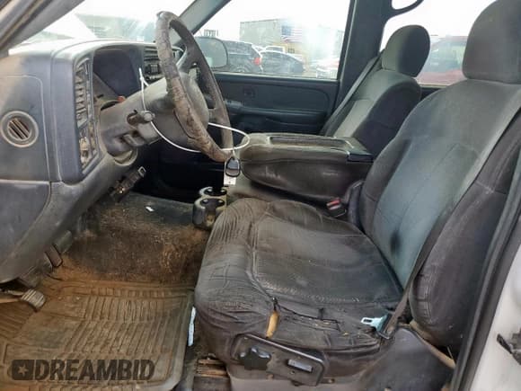 ✅ 2001 Chevrolet Silverado 2500HD LS • VIN: 1GCHK23U11F109606 • Lot: 66388275. Wystawiony na Copart z przebiegiem 189 342 mil. Bezpłatny archiwum sprzedaży aukcyjnych z USA i szczegółowy raport historii pojazdu na DreamBid. Zdjęcie 7.