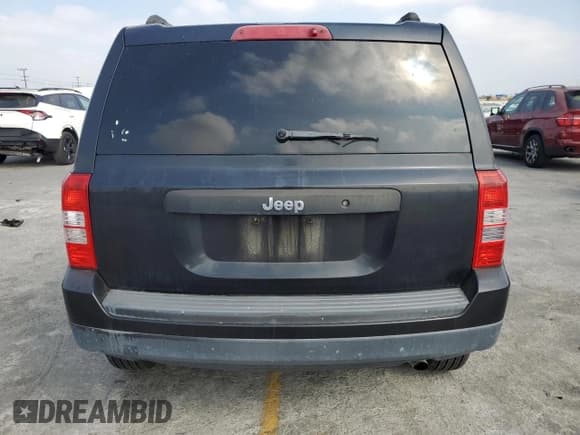 ✅ 2011 Jeep Patriot Latitude • VIN: 1J4NT1GA7BD102838 • Lot: 65228615. Listed on Copart with 44,327 mi. Free auction sales archive from the USA and detailed vehicle history report at DreamBid. Image 6.