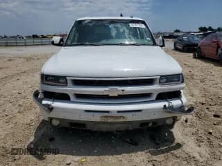 ✅ 2003 Chevrolet Suburban LT • VIN: 3GNFK16T83G297134 • Lot: 56761734. Wystawiony na Copart z przebiegiem 303 349 mil. Bezpłatny archiwum sprzedaży aukcyjnych z USA i szczegółowy raport historii pojazdu na DreamBid. Zdjęcie 5.