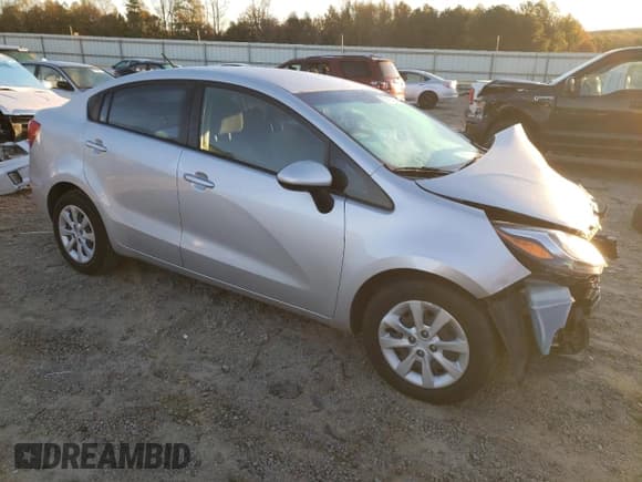 ✅ 2015 Kia Rio LX • VIN: KNADM4A30F6440289 • Lot: 87419435. Wystawiony na Copart z przebiegiem 44 004 mil. Bezpłatny archiwum sprzedaży aukcyjnych z USA i szczegółowy raport historii pojazdu na DreamBid. Zdjęcie 4.
