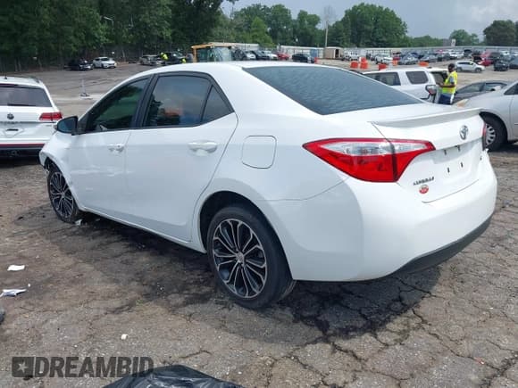 ✅ 2015 Toyota Corolla LE • VIN: 2T1BURHE8FC345082 • Lot: 43055448. Listed on IAAI with 121,072 mi. Free auction sales archive from the USA and detailed vehicle history report at DreamBid. Image 3.