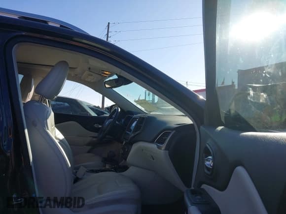 ✅ 2021 Jeep Cherokee 80th Anniversary • VIN: 1C4PJMMX6MD217206 • Lot: 43533954. Listed on IAAI with 72,128 mi. Free auction sales archive from the USA and detailed vehicle history report at DreamBid. Image 5.