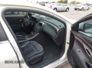 ✅ 2012 Buick LaCrosse Leather • VIN: 1G4GC5E33CF174762 • Lot: 43422456. Wystawiony na IAAI z przebiegiem 70 591 mil. Bezpłatny archiwum sprzedaży aukcyjnych z USA i szczegółowy raport historii pojazdu na DreamBid. Zdjęcie 5.