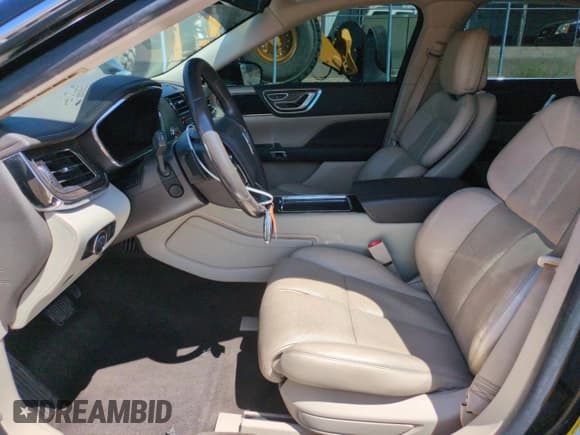 ✅ 2019 Lincoln Continental Select • VIN: 1LN6L9SK6K5611625 • Лот: 66947745. Опубликован ранее на Copart с пробегом 54 999 миль. Бесплатный доступ к архиву аукционных продаж из США и подробный отчёт об истории автомобиля на DreamBid. Изображение 7.