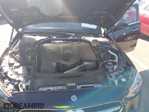 ✅ 2022 Mercedes-Benz C 300 • VIN: W1KAF4GB8NR013945 • Lot: 43672172. Wystawiony na IAAI z przebiegiem 38 795 mil. Bezpłatny archiwum sprzedaży aukcyjnych z USA i szczegółowy raport historii pojazdu na DreamBid. Zdjęcie 10.