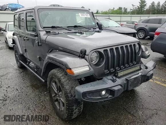 ✅ 2020 Jeep Wrangler Unlimited Sahara Altitude • VIN: 1C4HJXEM5LW293741 • Lot: 58801565. Wystawiony na Copart z przebiegiem 97 460 mil. Bezpłatny archiwum sprzedaży aukcyjnych z USA i szczegółowy raport historii pojazdu na DreamBid. Zdjęcie 14.