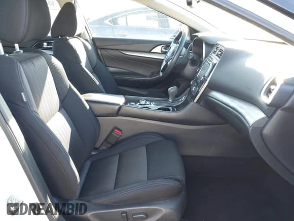 ✅ 2016 Nissan Maxima Platinum • VIN: 1N4AA6AP2GC409454 • Lot: 41667739. Listed on IAAI with 91,132 mi. Free auction sales archive from the USA and detailed vehicle history report at DreamBid. Image 5.