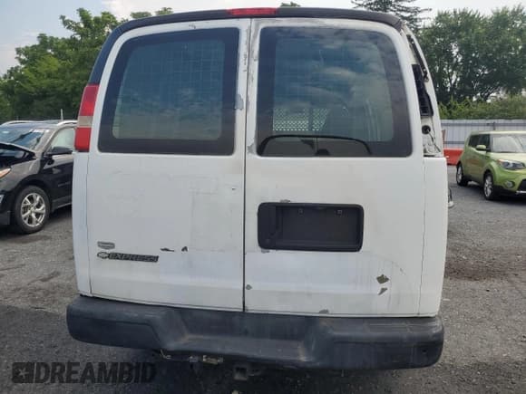 ✅ 2008 Chevrolet Express Cargo • VIN: 1GCGG25C081216722 • Lot: 67107035. Listed on Copart with 270,500 mi. Free auction sales archive from the USA and detailed vehicle history report at DreamBid. Image 6.