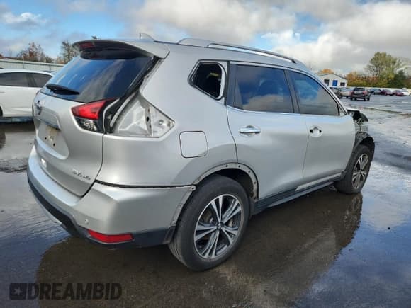 ✅ 2020 Nissan Rogue S • VIN: JN8AT2MV4LW116434 • Лот: 89705845. Опубликован ранее на Copart с пробегом 107 058 миль. Бесплатный доступ к архиву аукционных продаж из США и подробный отчёт об истории автомобиля на DreamBid. Изображение 3.