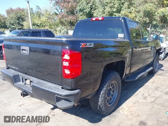✅ 2017 Chevrolet Silverado 1500 LT • VIN: 3GCUKREC4HG410634 • Lot: 43483872. Wystawiony na IAAI z przebiegiem 111 114 mil. Bezpłatny archiwum sprzedaży aukcyjnych z USA i szczegółowy raport historii pojazdu na DreamBid. Zdjęcie 4.