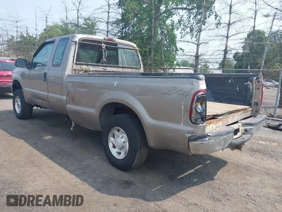 ✅ 2004 Ford F-250 XL • VIN: 1FTNX21L34EA50907 • Lot: 42401809. Listed on IAAI with 104,902 mi. Free auction sales archive from the USA and detailed vehicle history report at DreamBid. Image 3.