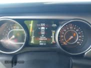 ✅ 2021 Jeep Wrangler Unlimited Sport S • VIN: 1C4HJXDG4MW581070 • Lot: 42178964. Wystawiony na IAAI z przebiegiem 40 001 mil. Bezpłatny archiwum sprzedaży aukcyjnych z USA i szczegółowy raport historii pojazdu na DreamBid. Zdjęcie 7.