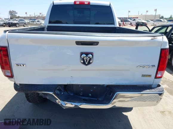 ✅ 2017 Ram 1500 SLT • VIN: 1C6RR7GG5HS583441 • Лот: 42391078. Опубликован ранее на IAAI с пробегом 129 043 миль. Бесплатный доступ к архиву аукционных продаж из США и подробный отчёт об истории автомобиля на DreamBid. Изображение 17.