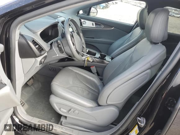 ✅ 2020 Lincoln Nautilus Reserve • VIN: 2LMPJ8K9XLBL04963 • Lot: 93108485. Listed on Copart with 135,303 mi. Free auction sales archive from the USA and detailed vehicle history report at DreamBid. Image 7.