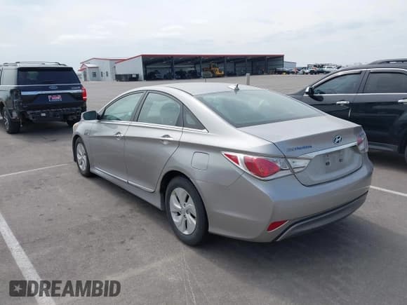 ✅ 2013 Hyundai Sonata Limited • VIN: KMHEC4A40DA069756 • Лот: 43133909. Опубликован ранее на IAAI с пробегом 230 787 миль. Бесплатный доступ к архиву аукционных продаж из США и подробный отчёт об истории автомобиля на DreamBid. Изображение 3.