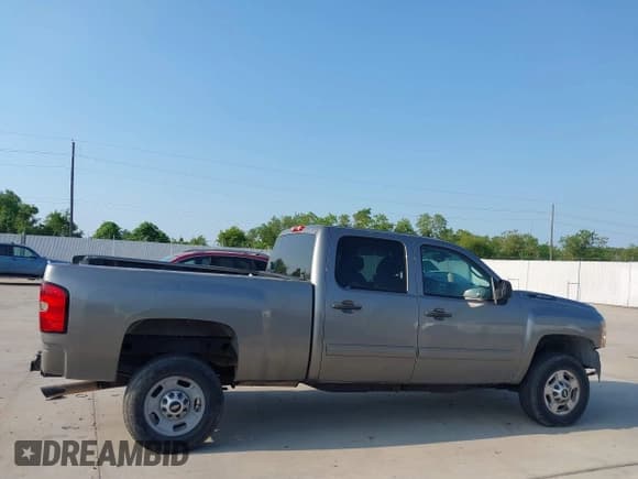 ✅ 2014 Chevrolet Silverado 2500HD LT • VIN: 1GC1CXEG2EF157527 • Lot: 43209361. Listed on IAAI with 193,310 mi. Free auction sales archive from the USA and detailed vehicle history report at DreamBid. Image 13.