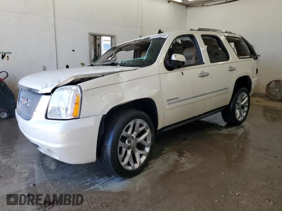 ✅ 2011 GMC Yukon Denali • VIN: 1GKS2EEFXBR288318 • Lot: 89721915. Listed on Copart with 201,766 mi. Free auction sales archive from the USA and detailed vehicle history report at DreamBid. Image 1.