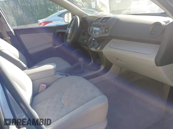 ✅ 2010 Toyota RAV4 • VIN: 2T3BF4DVXAW067058 • Lot: 43619586. Wystawiony na IAAI z przebiegiem 130 579 mil. Bezpłatny archiwum sprzedaży aukcyjnych z USA i szczegółowy raport historii pojazdu na DreamBid. Zdjęcie 5.