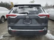 ✅ 2024 Toyota RAV4 XLE Premium • VIN: 2T3A1RFV0RW482745 • Lot: 92029915. Wystawiony na Copart z przebiegiem 8 758 mil. Bezpłatny archiwum sprzedaży aukcyjnych z USA i szczegółowy raport historii pojazdu na DreamBid. Zdjęcie 6.