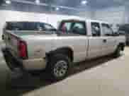 ✅ 2005 Chevrolet Silverado 1500 LS • VIN: 1GCEK19V05Z305800 • Lot: 86966714. Wystawiony na Copart z przebiegiem 340 587 mil mil. Skorzystaj z bezpłatnego archiwum sprzedaży aukcyjnych z USA i zobacz szczegółowy raport historii pojazdu na DreamBid. Zdjęcie 3.