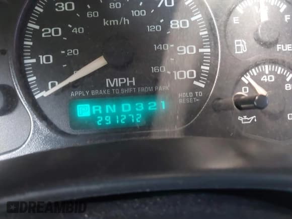 ✅ 2001 Chevrolet Silverado 2500HD LS • VIN: 1GCHK23U51F199522 • Lot: 41552550. Wystawiony na IAAI z przebiegiem 291 272 mil. Bezpłatny archiwum sprzedaży aukcyjnych z USA i szczegółowy raport historii pojazdu na DreamBid. Zdjęcie 7.