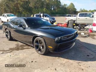 ✅ 2014 Dodge Challenger SXT • VIN: 2C3CDYAG1EH277288 • Лот: 43626237. Опубликован ранее на IAAI с пробегом 104 731 миль. Бесплатный доступ к архиву аукционных продаж из США и подробный отчёт об истории автомобиля на DreamBid. Изображение 1.