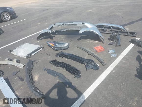 ✅ 2023 Toyota Highlander L • VIN: 5TDKDRAH7PS513680 • Lot: 43424631. Listed on IAAI with 56,956 mi. Free auction sales archive from the USA and detailed vehicle history report at DreamBid. Image 18.