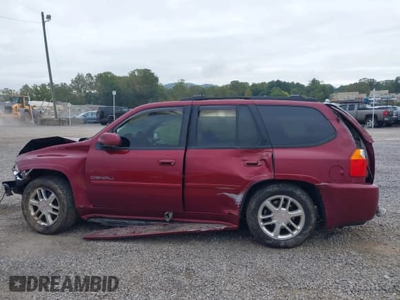 ✅ 2008 GMC Envoy Denali • VIN: 1GKET63M682253844 • Lot: 43384130. Listed on IAAI with 182,567 mi. Free auction sales archive from the USA and detailed vehicle history report at DreamBid. Image 15.