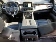 ✅ 2023 Chevrolet Suburban Premier • VIN: 1GNSCFKD5PR392568 • Lot: 91659965. Wystawiony na Copart z przebiegiem 76 283 mil. Bezpłatny archiwum sprzedaży aukcyjnych z USA i szczegółowy raport historii pojazdu na DreamBid. Zdjęcie 8.