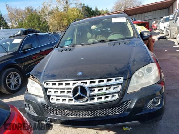 ✅ 2010 Mercedes-Benz M 350 • VIN: 4JGBB5GB1AA581247 • Lot: 43666756. Listed on IAAI with 169,065 mi. Free auction sales archive from the USA and detailed vehicle history report at DreamBid. Image 13.