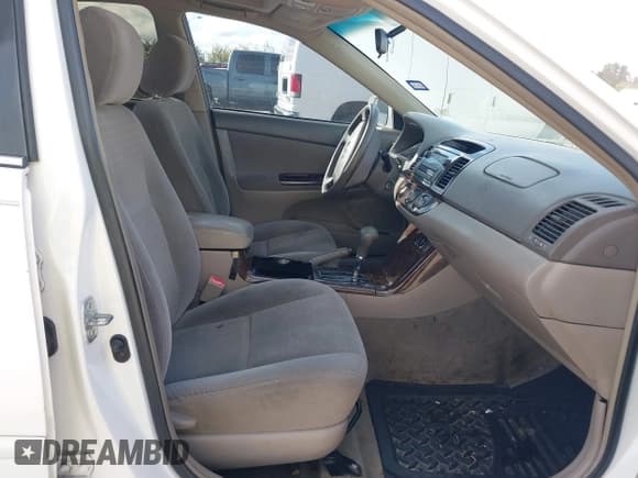 ✅ 2006 Toyota Camry LE • VIN: 4T1BE32K76U663265 • Lot: 43640754. Wystawiony na IAAI z przebiegiem 126 725 mil. Bezpłatny archiwum sprzedaży aukcyjnych z USA i szczegółowy raport historii pojazdu na DreamBid. Zdjęcie 5.