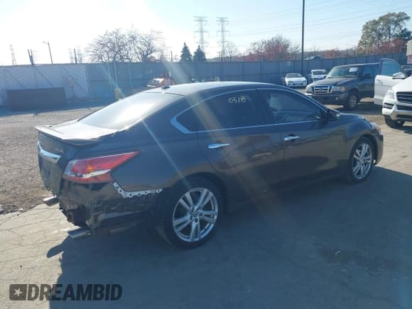 ✅ 2013 Nissan Altima SL • VIN: 1N4BL3AP9DC225346 • Lot: 43700318. Listed on IAAI with 159,171 mi. Free auction sales archive from the USA and detailed vehicle history report at DreamBid. Image 4.
